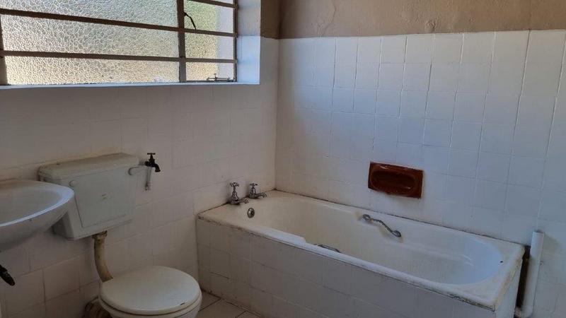 5 Bedroom Property for Sale in Ladybrand Free State